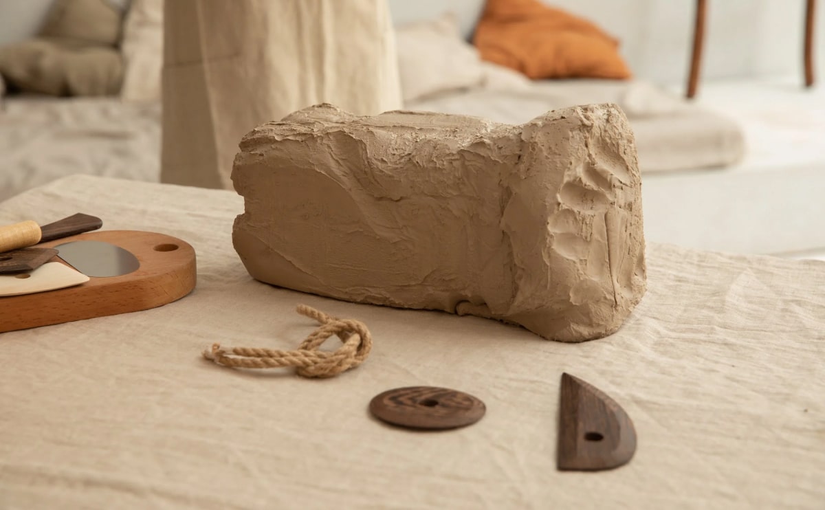 Pottery for Beginners: The 4 Main Types of Clay